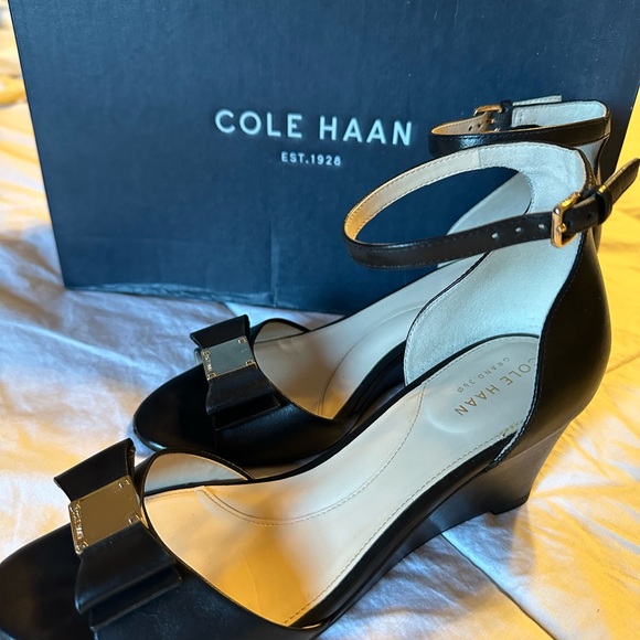Cole Haan Women's Tali Bow Wedge Sandals - Picture 1 of 11